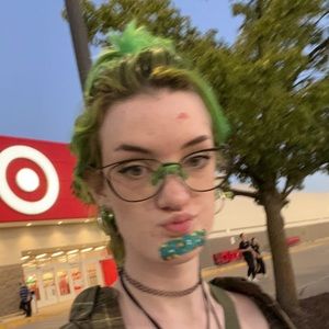 Meet your Posher, Libby